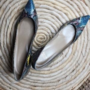 Stuart Weitzman kitten heels size 9